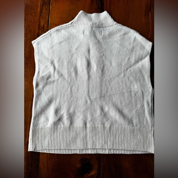 United Colors of Benetton wool sweater. Size XS-S - Picture 6 of 9